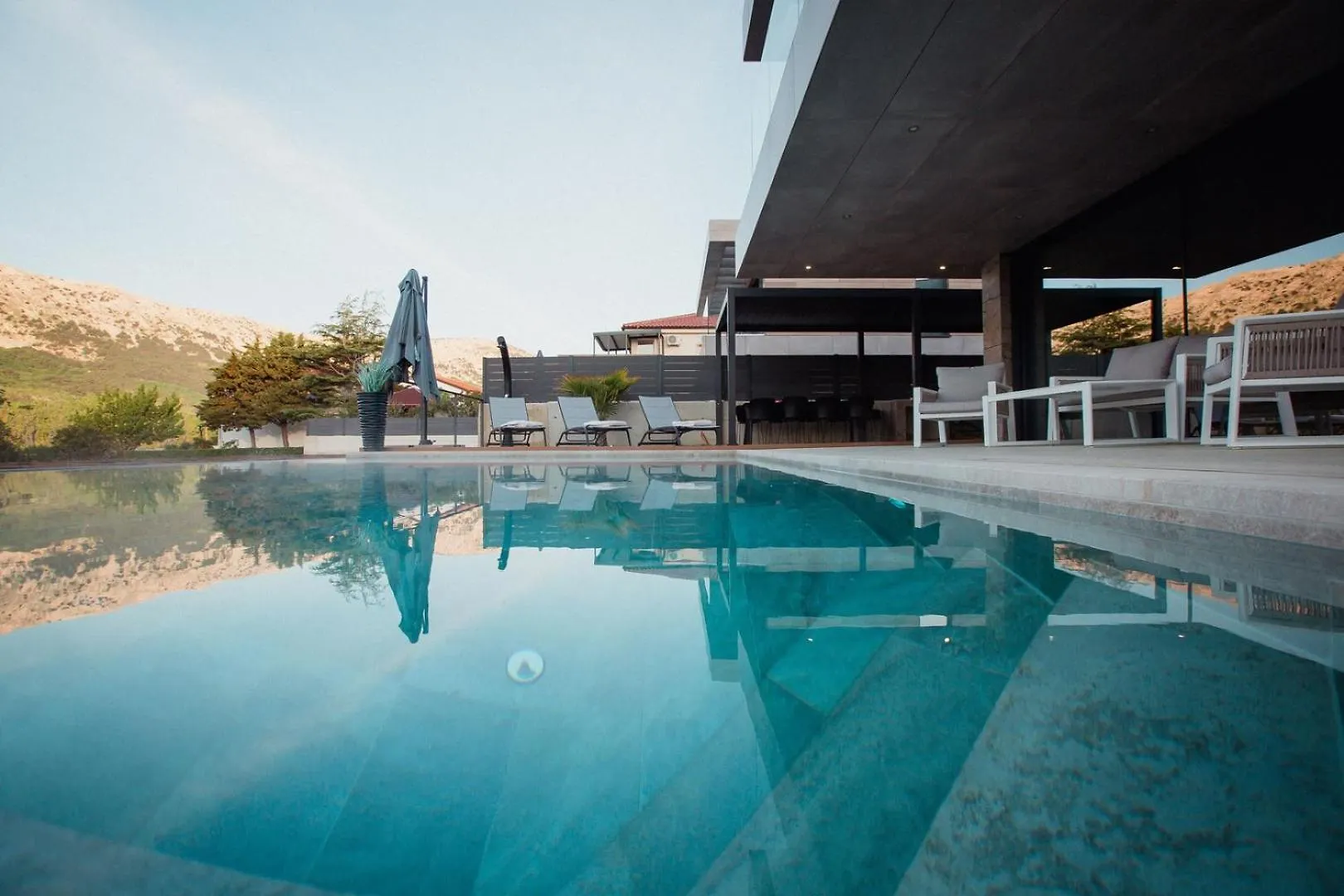 Luxury Villa Pearl 2 With Infinity Pool Baška